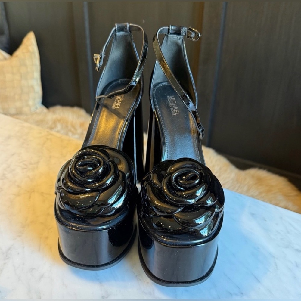 Michael Kors Elodie Patent Leather Platform Sandal - Picture 4 of 4